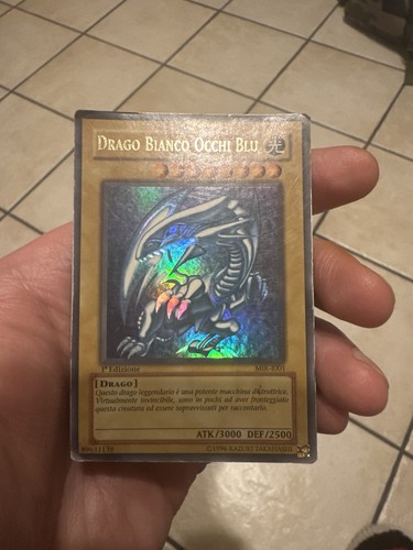 Drago bianco occhi - yu-gi-oh!,